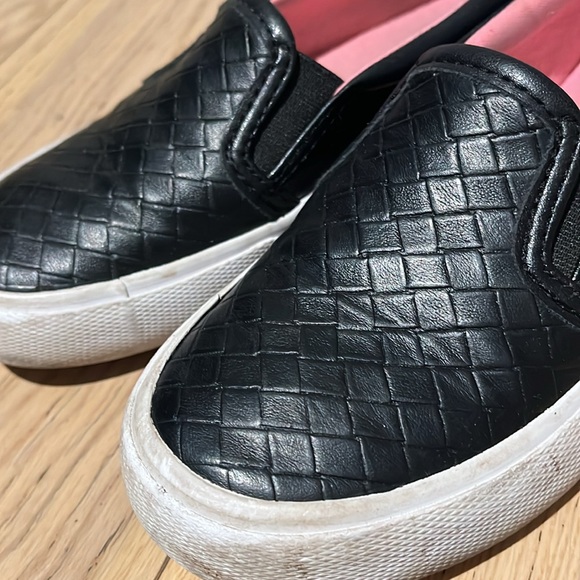 Cat & Jack Girls’ Black Slip-On Sneakers (Size: 13) - Picture 2 of 8
